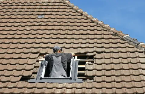 Pose de velux - Saint-Ouen-du-Breuil